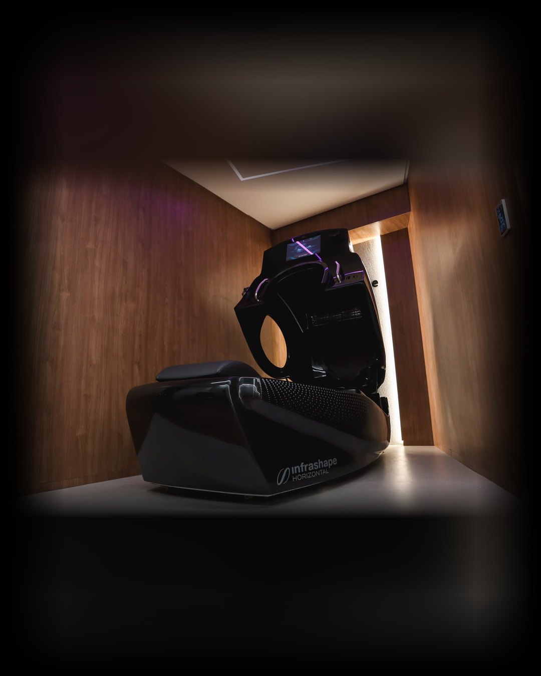 INFRASHAPE Horizontal no Studio Biotech Wellness — cápsula de terapia infravermelha com bicicleta horizontal e vácuo