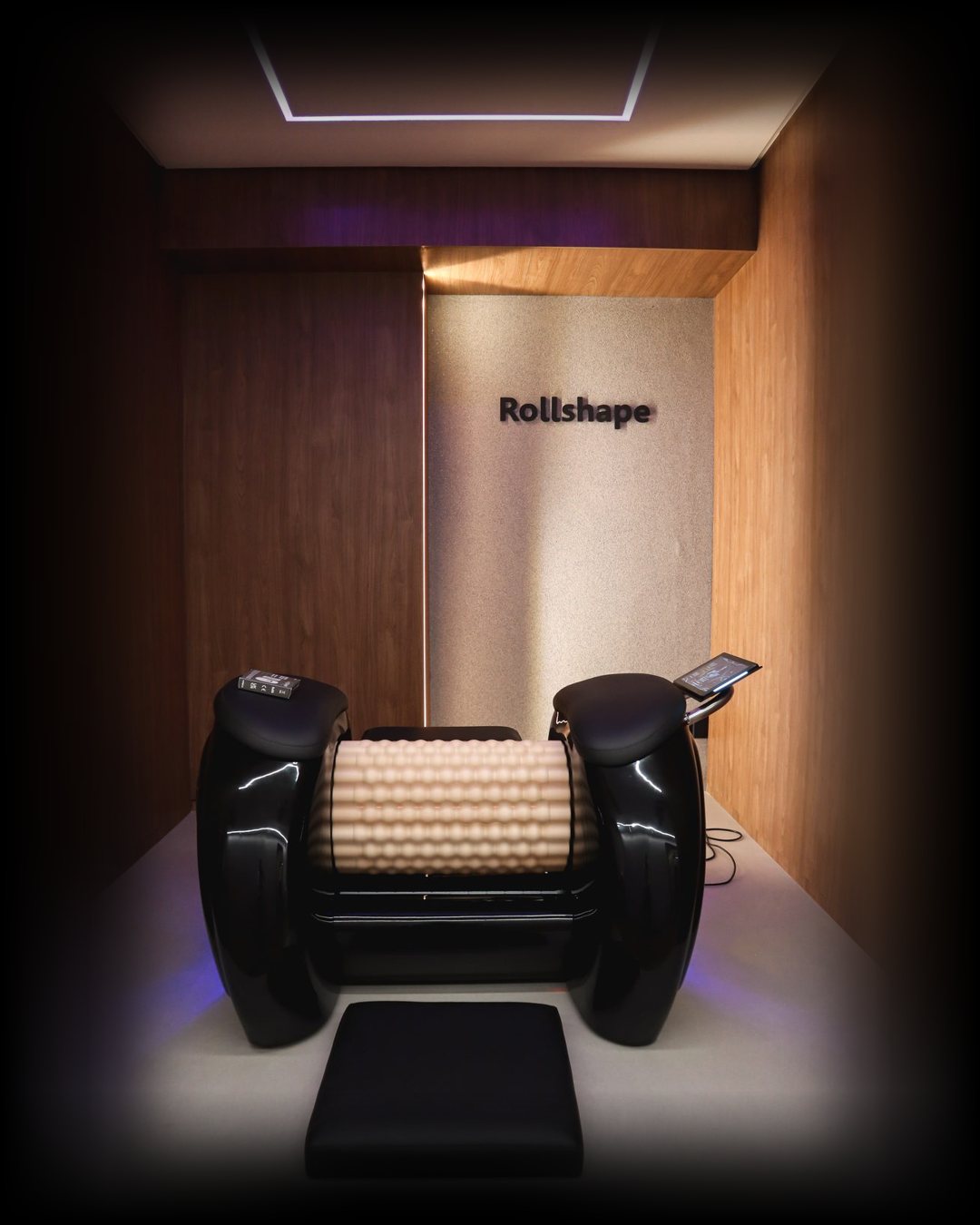 ROLLSHAPE no Studio Biotech Wellness — plataforma de massagem com rolos motorizados em sala exclusiva